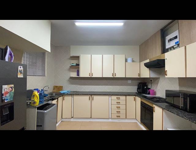1.5 BEDROOM FLAT FOR SALE IN GLENWOOD